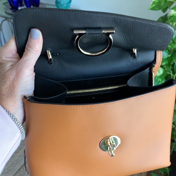 Handbag - Picture 6 of 6